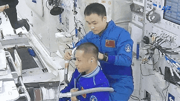 1711866626152605.gif 1.gif