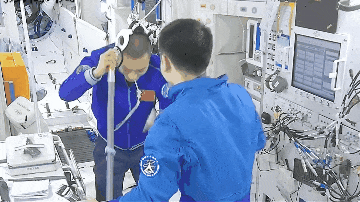 1711867176209634.gif 7.gif